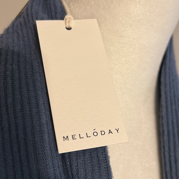 Melloday XS Dusty Blue Cross Sweater - Picture 3 of 6